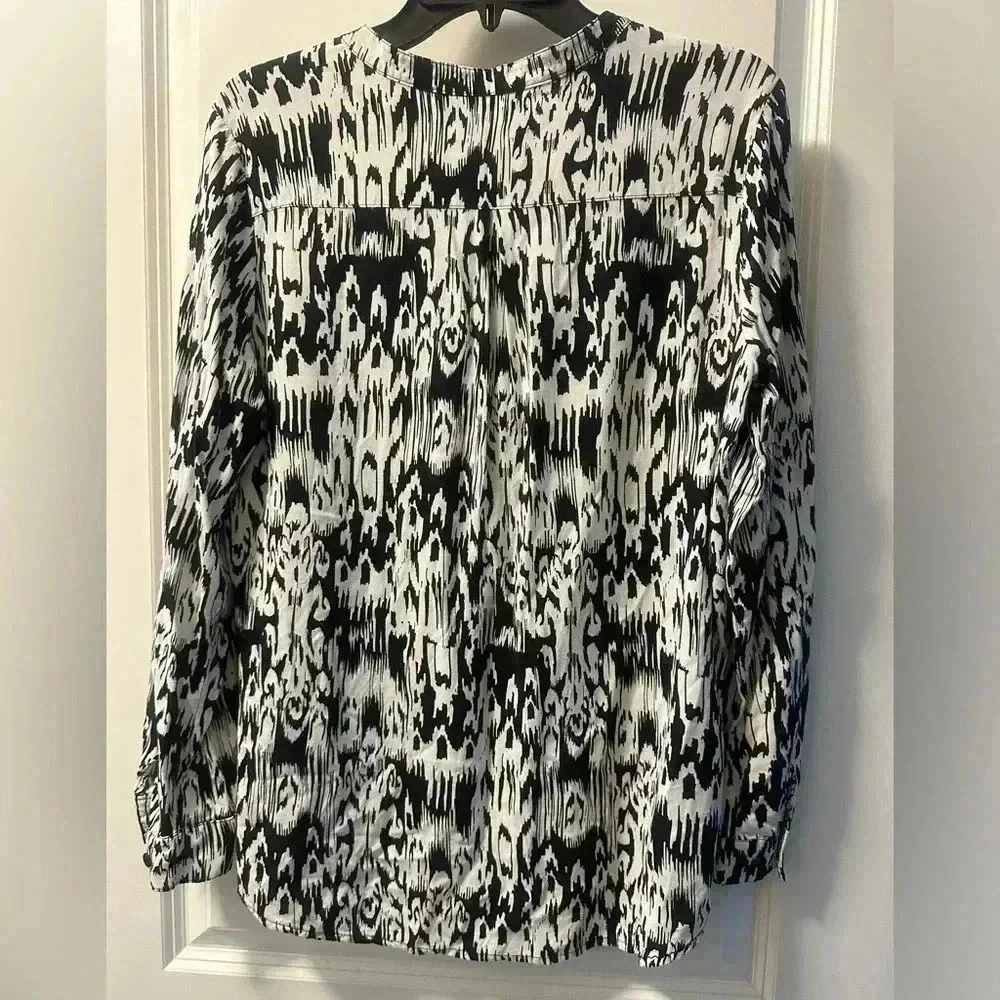 Medium Top from NOTATIONS Chic Business Casual Top - Picture 6 of 16